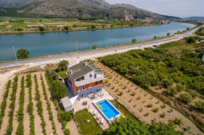 Отель Holiday house with a swimming pool Opuzen, Neretva Delta - Usce Neretve - 8818  Опузен